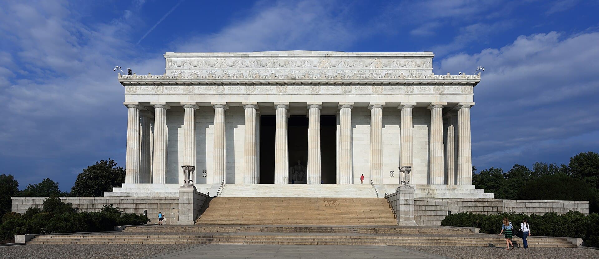 Monuments & Memorials